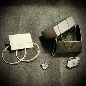 Gnoce Dual Skull Heart Necklace Gothic Jewelry Bundle Gift Box